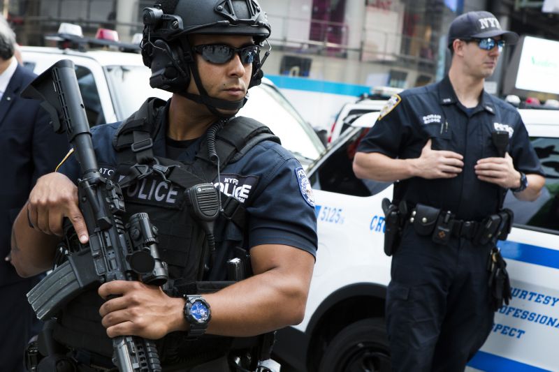 Policisté v ulicích Barcelony. Policisté v ulicích Barcelony.