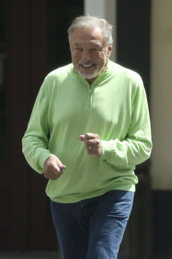 Zpěvák Karel Gott.