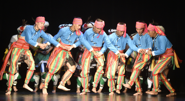 Soubor Taiwan Aboriginal Dancers Culture & Arts Group.