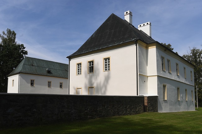 Zámek v Branticích na Bruntálsku. Zámek v Branticích na Bruntálsku.