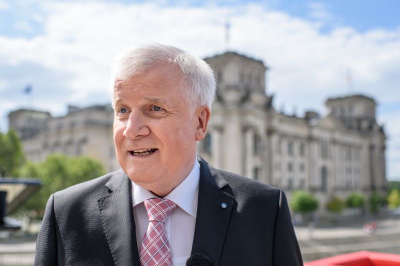 Horst Seehofer při rozhovoru pro ARD.