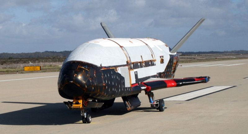 Raketoplán X-37B.