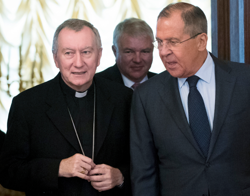 Zleva kardinál Pietro Parolin a šéf ruské diplomacie Sergej Lavrov. Zleva kardinál Pietro Parolin a šéf ruské diplomacie Sergej Lavrov.
