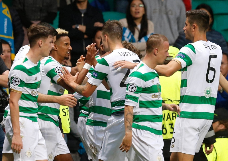 Celtic desátým postupem vyrovnal skotský rekord rivalů z Rangers. 