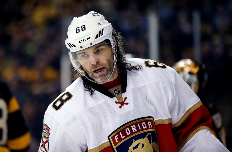 Jaromír Jágr by mohl přece jen zůstat v NHL.