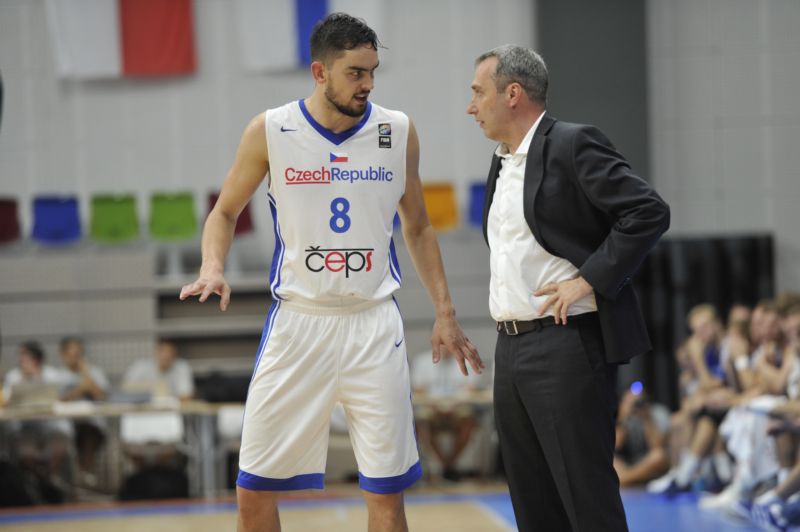 Tomáš Satoranský s trenérem české reprezentace. Tomáš Satoranský s trenérem české reprezentace.