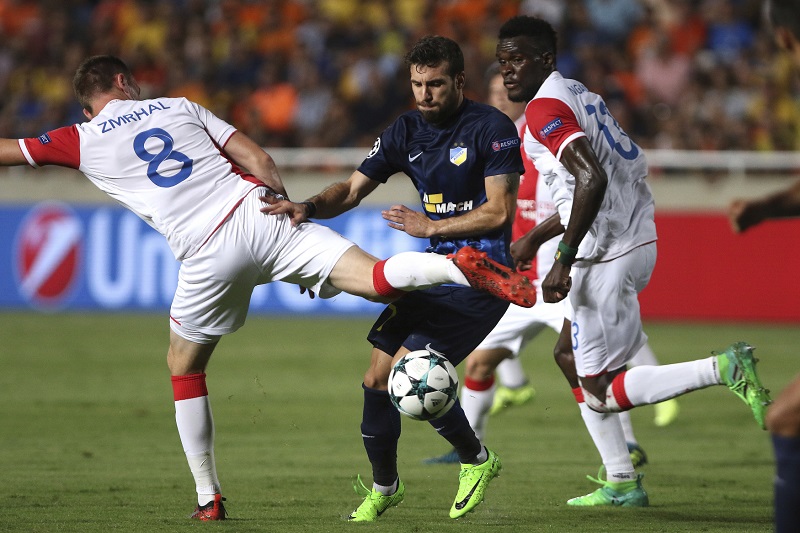Hráči fotbalové Slavie bojují na kyperském hřišti o postup do základní skupiny Ligy mistrů. Hráči fotbalové Slavie bojují na kyperském hřišti o postup do základní skupiny Ligy mistrů.