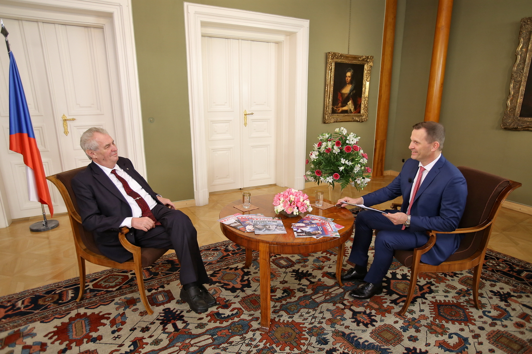 Týden s prezidentem a Jaromírem Soukupem. Týden s prezidentem a Jaromírem Soukupem.