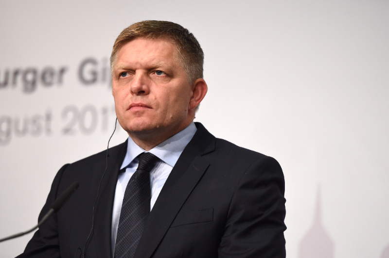 Premiér a předseda strany Směr - sociální demokracie Robert Fico.