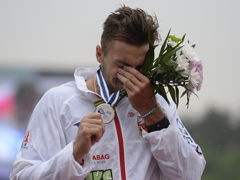 Kanoista Martin Fuksa vybojoval na MS v Račicích stříbro. Kanoista Martin Fuksa vybojoval na MS v Račicích stříbro.