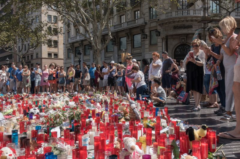 Uctění obětí teroristického útoku v Barceloně. Uctění obětí teroristického útoku v Barceloně.