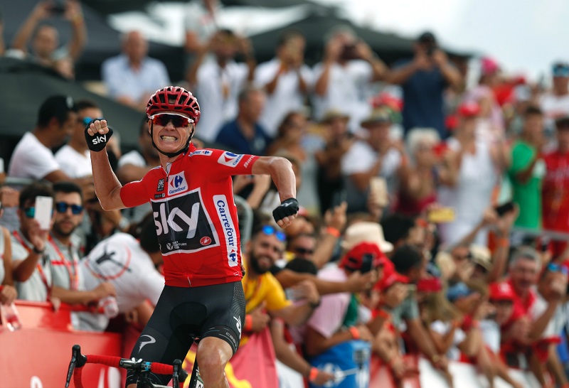 Vedoucí závodník cyklistické Vuelty Chris Froome vyhrál nedělní etapu. Vedoucí závodník cyklistické Vuelty Chris Froome vyhrál nedělní etapu.