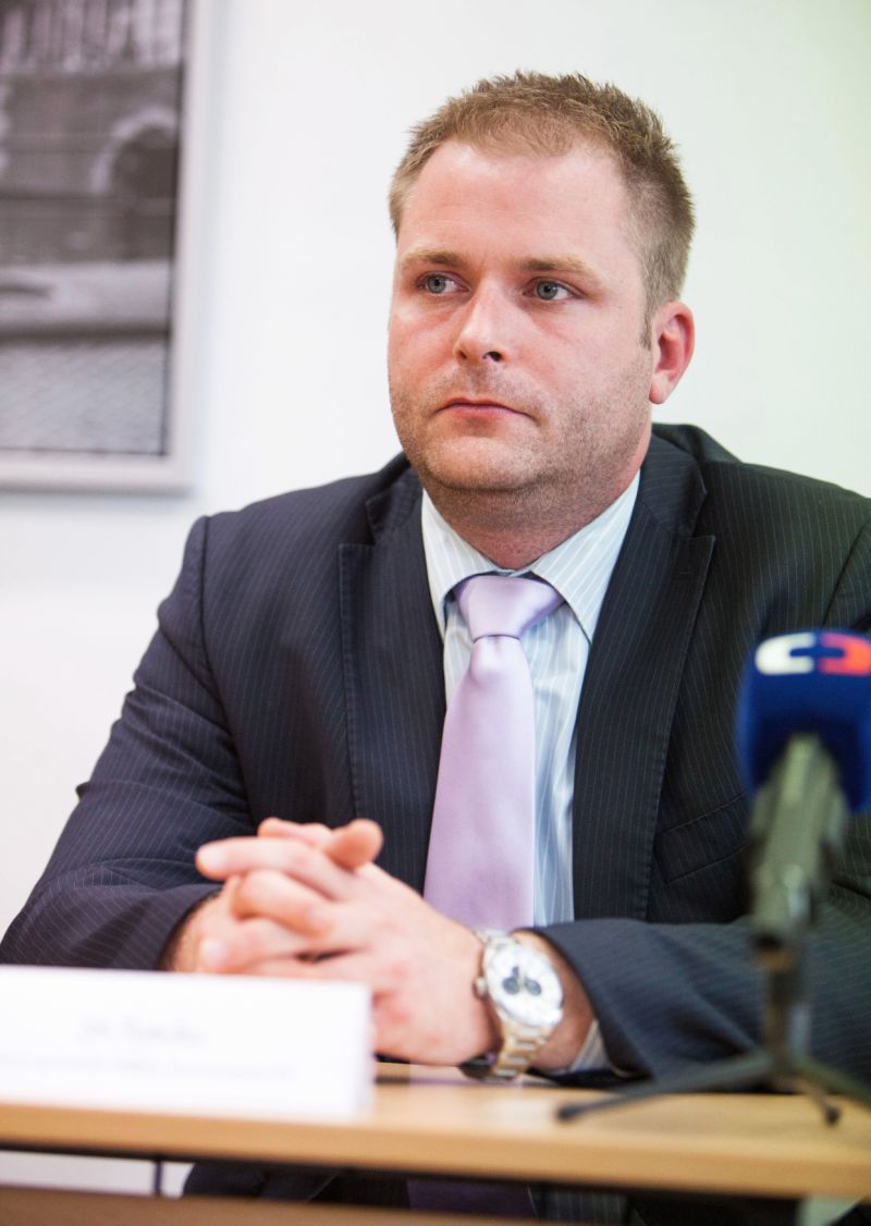 Odborník Jiří Žežulka. Odborník Jiří Žežulka.