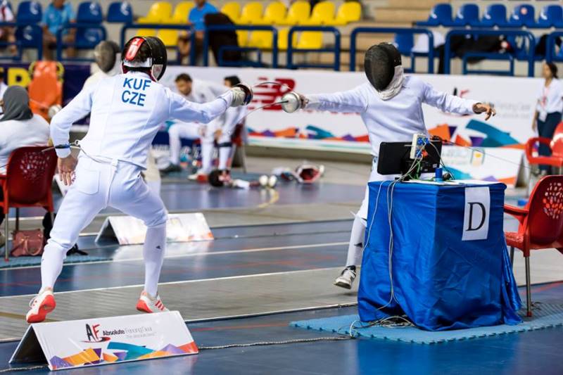 Moderní pětibojaři Natálie Dianová a Jan Kuf skončili na mistrovství světa v Káhiře čtvrtí ve smíšené štafetě.