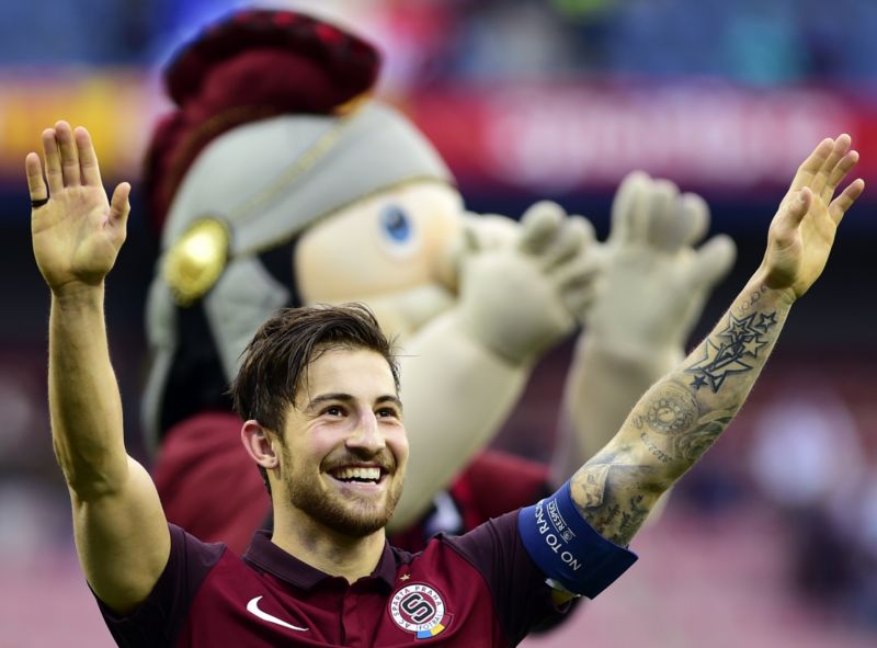 Sparťanský středopolař Lukáš Vácha si musí hledat nové angažmá.