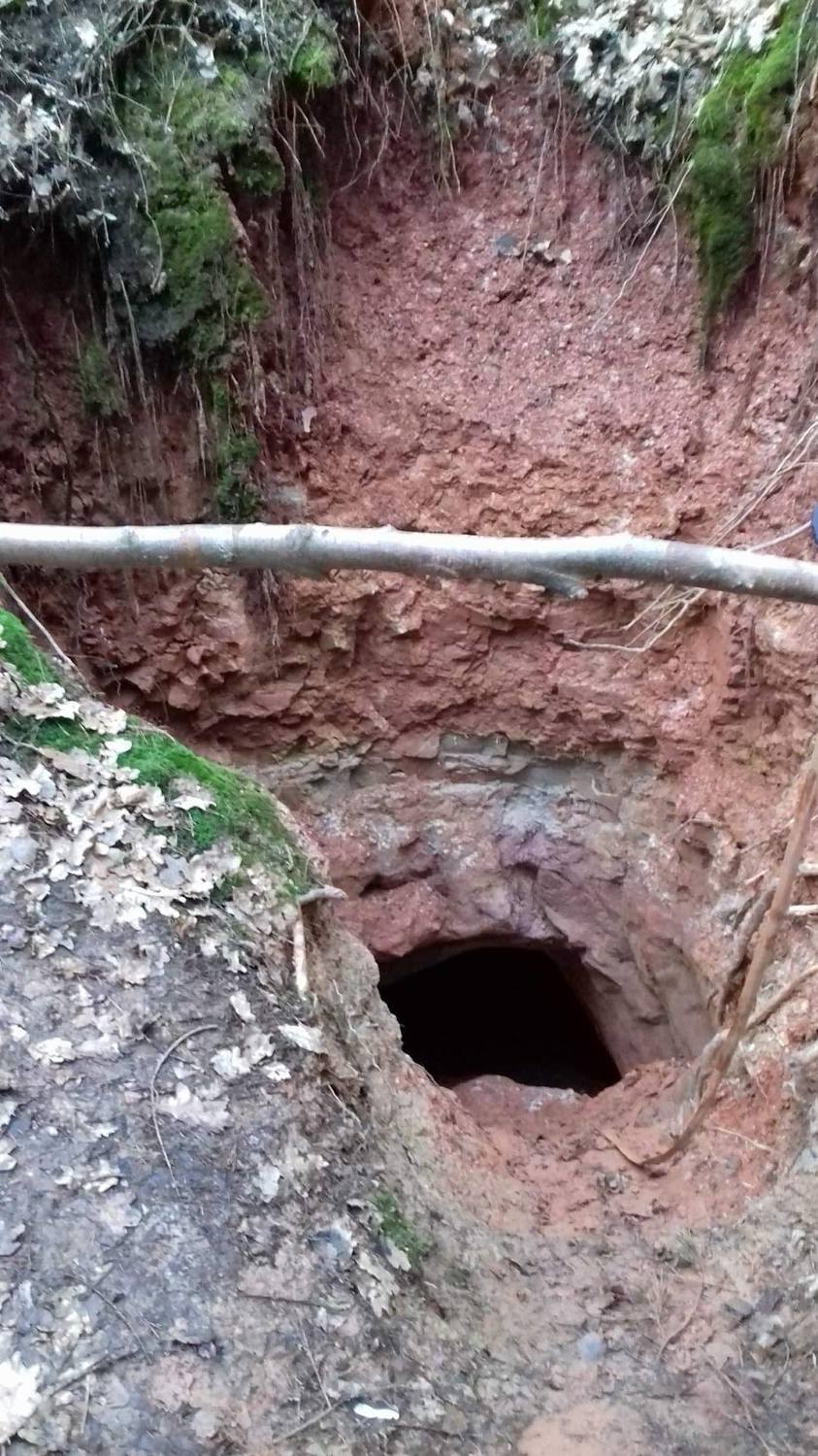 Vchod do podzemí. Vchod do podzemí.