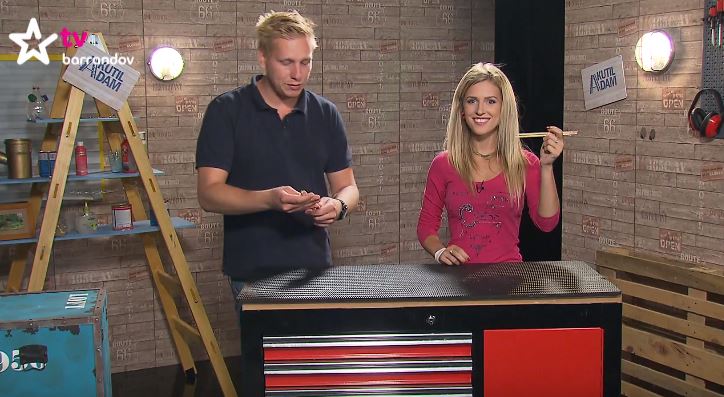 Kutilové Adam a Lucie poradí, jak používat čínské hůlky. Kutilové Adam a Lucie poradí, jak používat čínské hůlky.