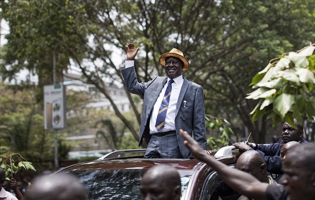 Protikandidát Raila Odinga.