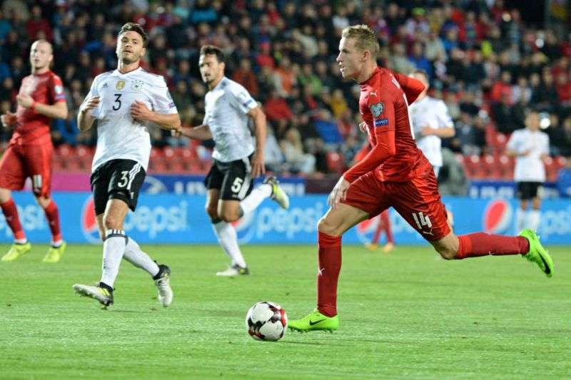 Česká fotbalová reprezentace prohrála s Němci po velkém boji 1:2.