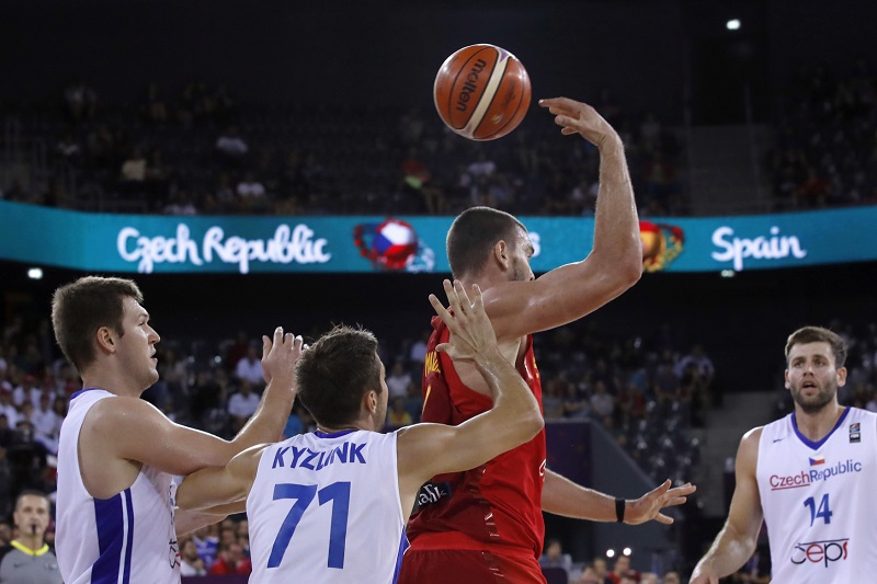 Španělští basketbalisté si pohráli s českou reprezentací.