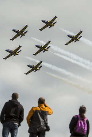 Na snímku je lotyšská skupina Baltic Bees s letouny L-39 Albatros 6.