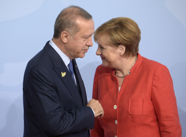 Erdogan obvinil Merkelovou z populismu.