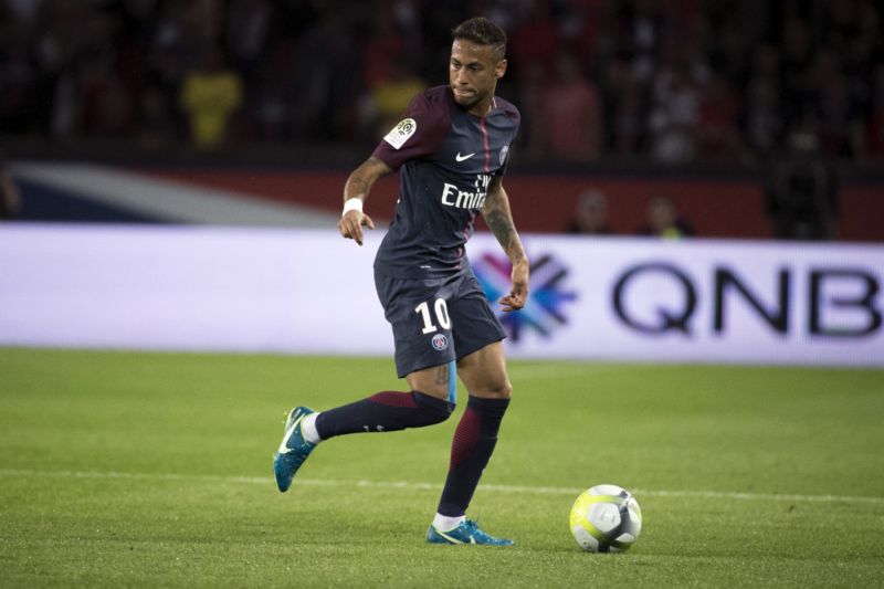 Nejdražší fotbalista světa Neymar v dresu pařížského PSG. Nejdražší fotbalista světa Neymar v dresu pařížského PSG.