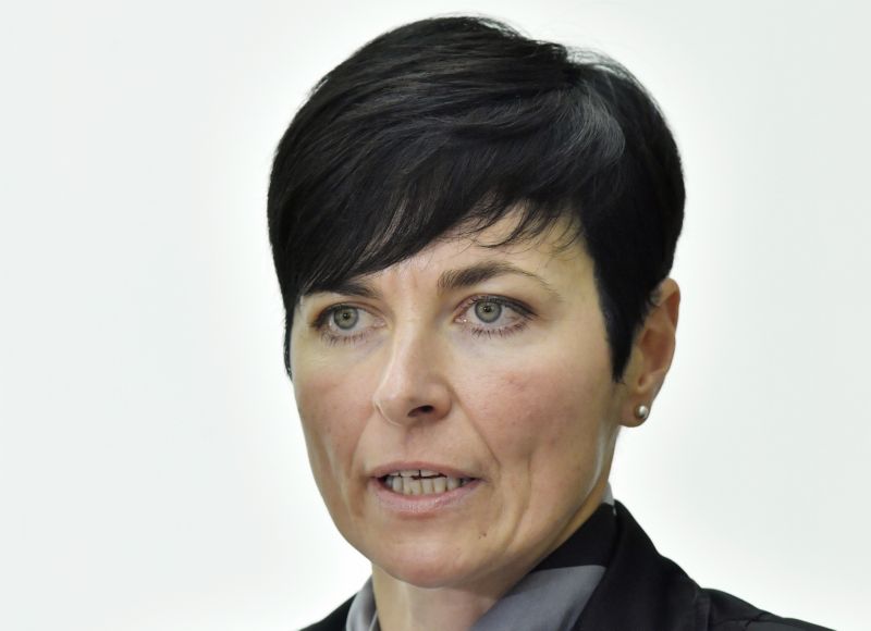 Lenka Bradáčová.