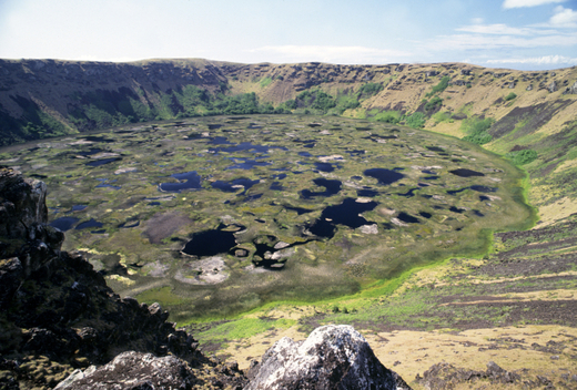 Vyhaslá sopka Rano Kau.