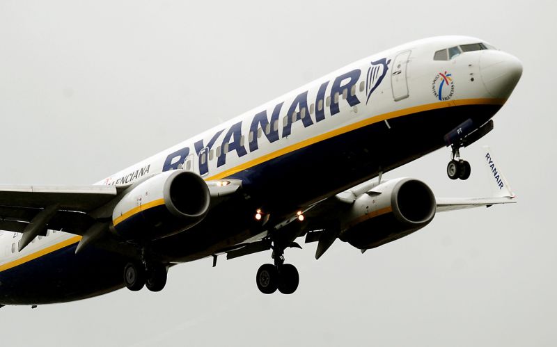 Letadlo společnosti Ryanair. 