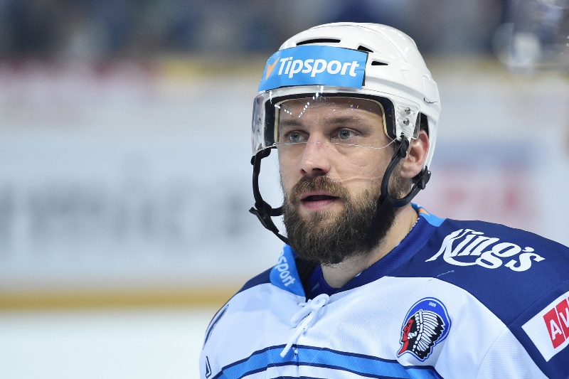 Zkušený obránce Petr Kadlec drží rekord v počtu extraligových startů. Zkušený obránce Petr Kadlec drží rekord v počtu extraligových startů.