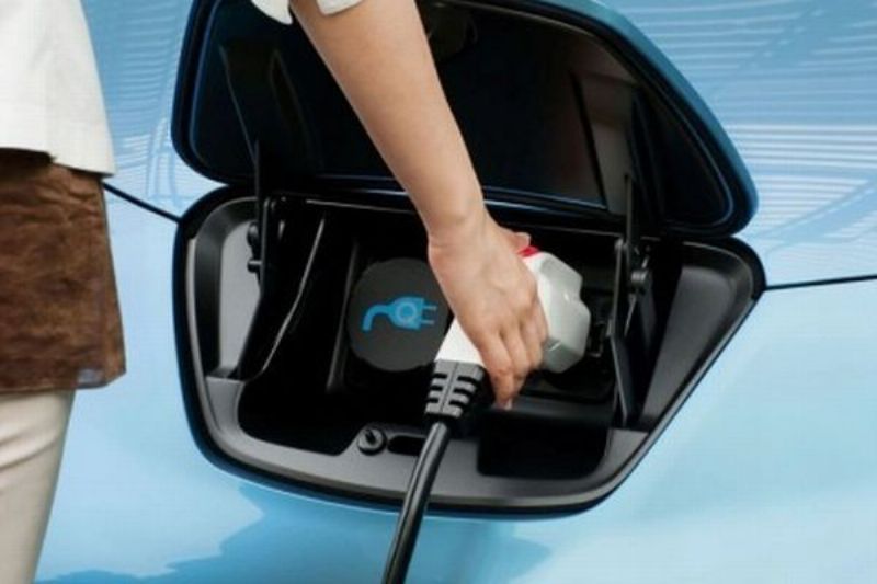 Počet elektromobilů v EU se stále zvyšuje. Ale pomalu (ilustrační foto).