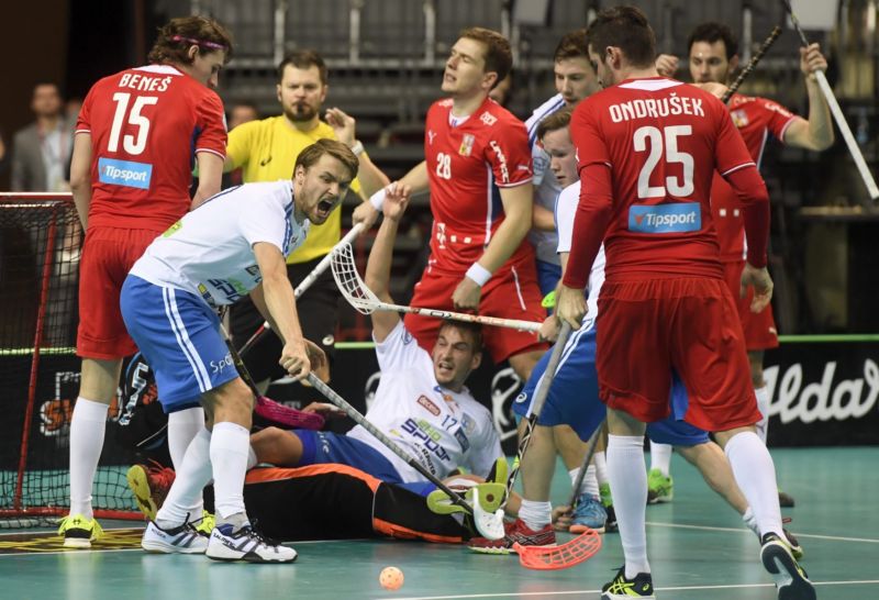 Čeští florbalisté zahajují přípravu na domácí světový šampionát.