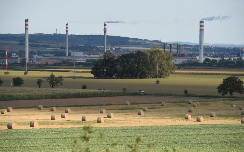 Chemička Precheza z holdingu Agrofert. 