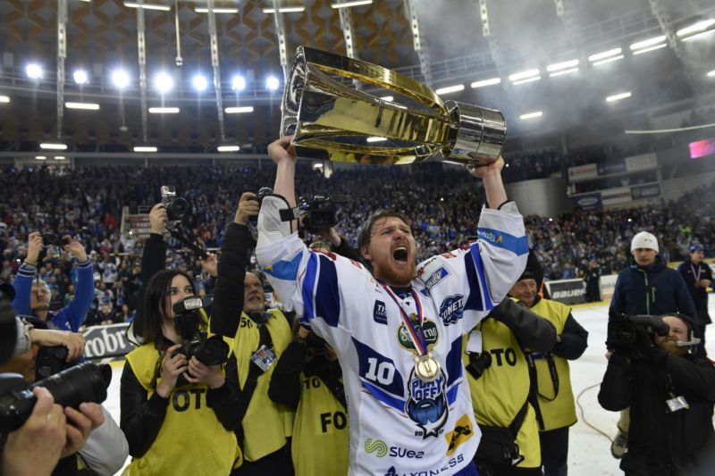 Hokejisté Komety se v loňské sezoně dočkali titulu. Zopakují to i letos?