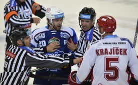Mistrovská Kometa na svém ledě změřila síly s Třincem.