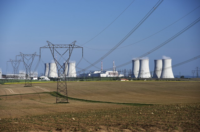 Jaderná elektrárna Dukovany. 
