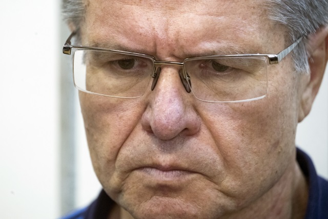 Mocný spolupracovník ruského prezidenta Vladimira Putina a šéf ropného koncernu Rosněfť Igor Sečin. Mocný spolupracovník ruského prezidenta Vladimira Putina a šéf ropného koncernu Rosněfť Igor Sečin.