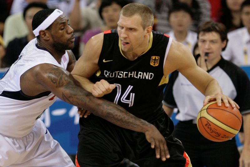 Němečtí basketbalisté slaví postup do čtvrtfinále po dlouhých deseti letech.
