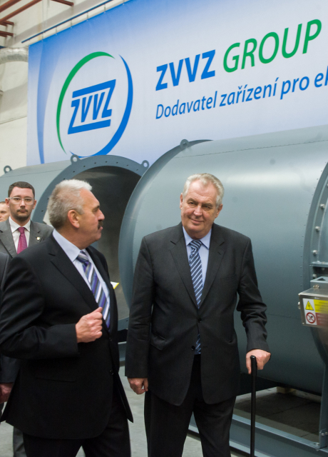 Milevský závod ZVVZ Group. Generální ředitel společnosti Miloslav Mácha (vlevo) a prezident Miloš Zeman.