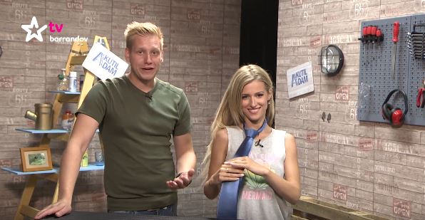 Kutilové Adam a Lucie poradí, jak snadno a rychle uvázat kravatu. Kutilové Adam a Lucie poradí, jak snadno a rychle uvázat kravatu.