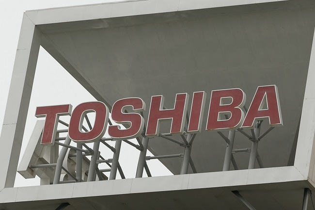 Toshiba prodá čipovou divizi.