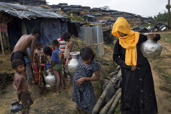Rohingové v uprchlickém táboře, Bangladéš. Rohingové v uprchlickém táboře, Bangladéš.