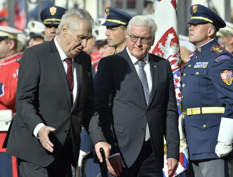 (Zleva) Miloš Zeman a německý prezident Frank-Walter Steinmeier.