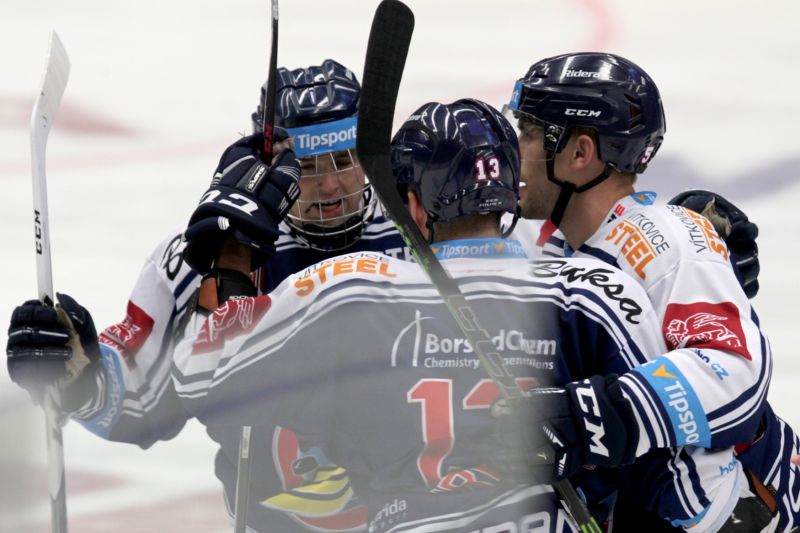 Hokejisté Vítkovic porazili Spartu 6:1.