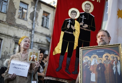 Lidé protestují proti uvedení filmu do kin.