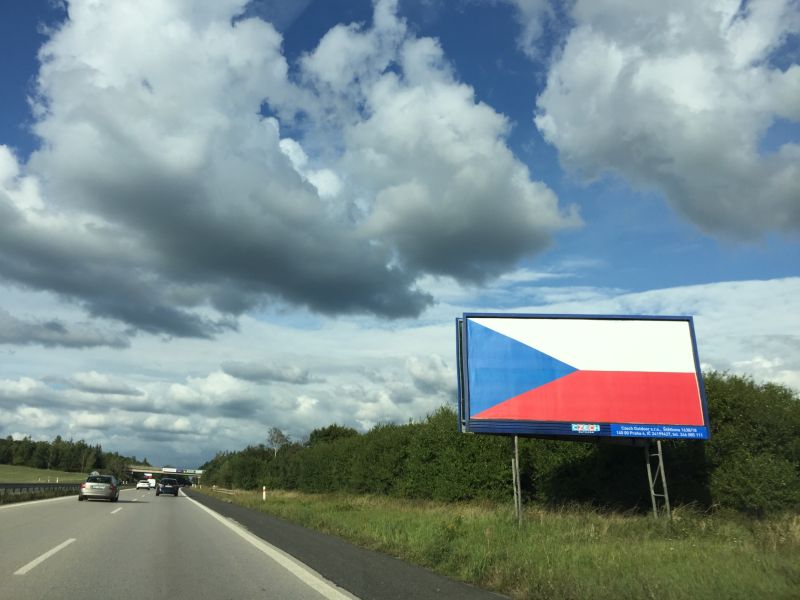 Billboard u dálnice D4.