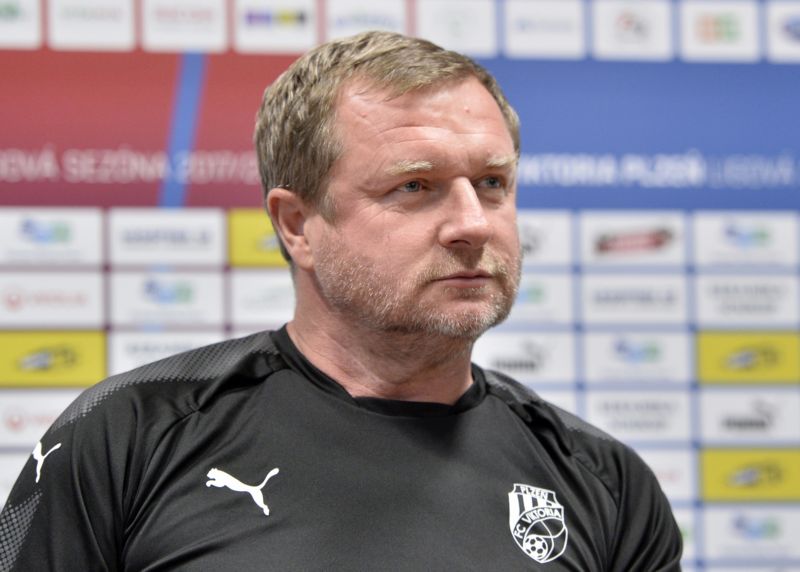 Kouč Plzně Pavel Vrba.