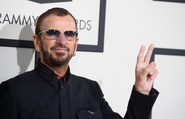 Bubeník Ringo Starr.