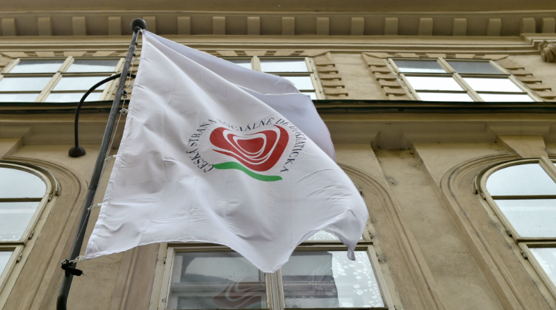 Vlajka ČSSD. 
